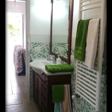 Trullo Ai Cento Sassi בית כפרי