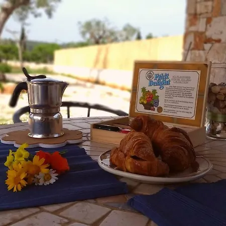Trullo Ai Cento Sassi בית כפרי *